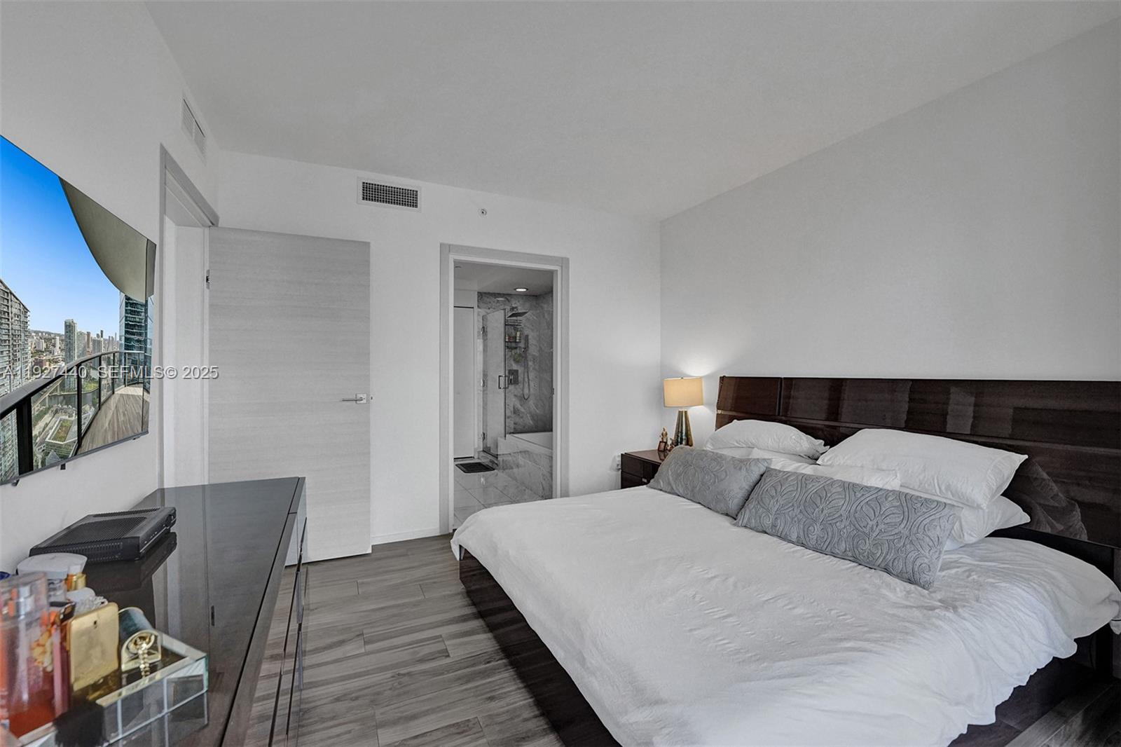 801 SMA RESIDENCES CONDO - Residential Lease