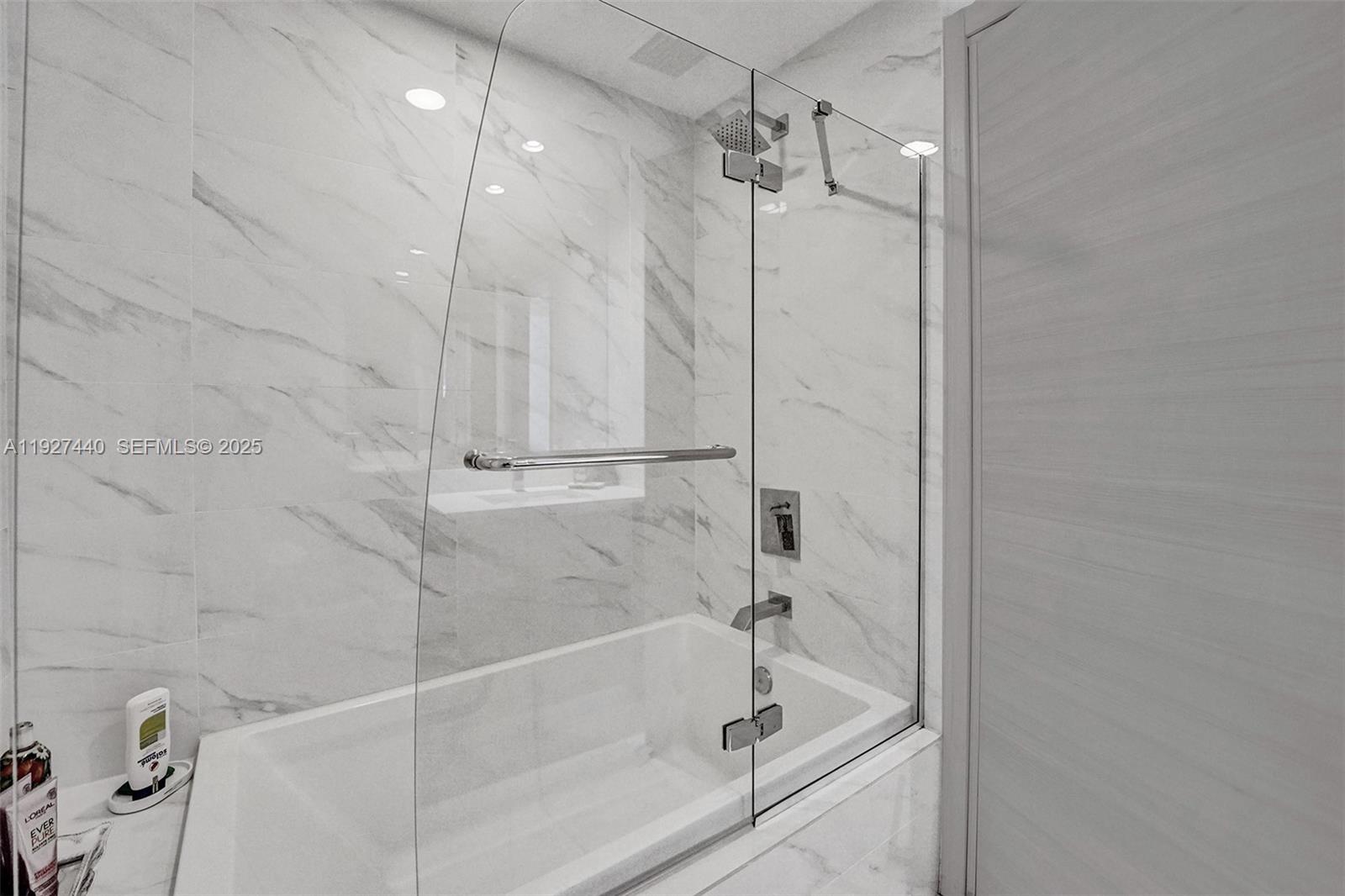 801 SMA RESIDENCES CONDO - Residential Lease