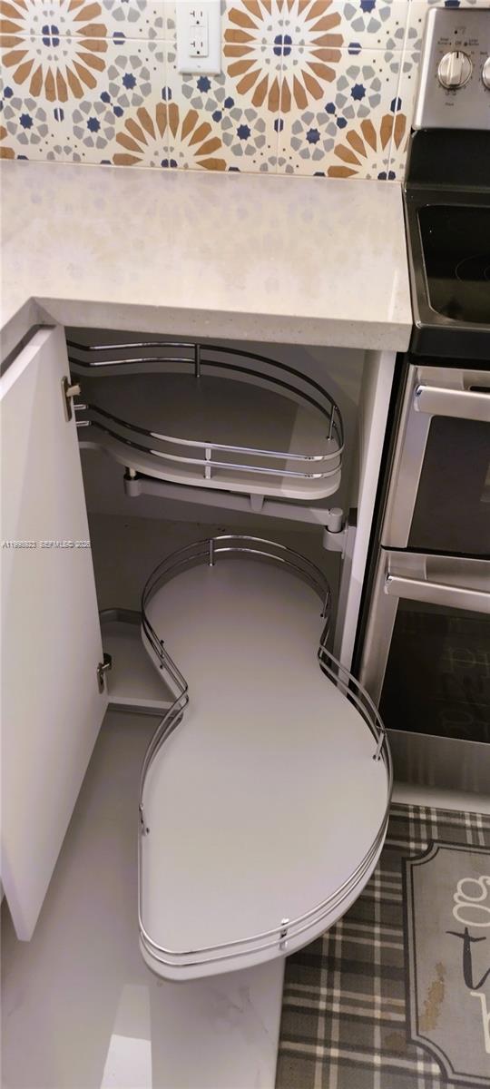 IMPERIAL POINT GARDENS CO - Residential Lease