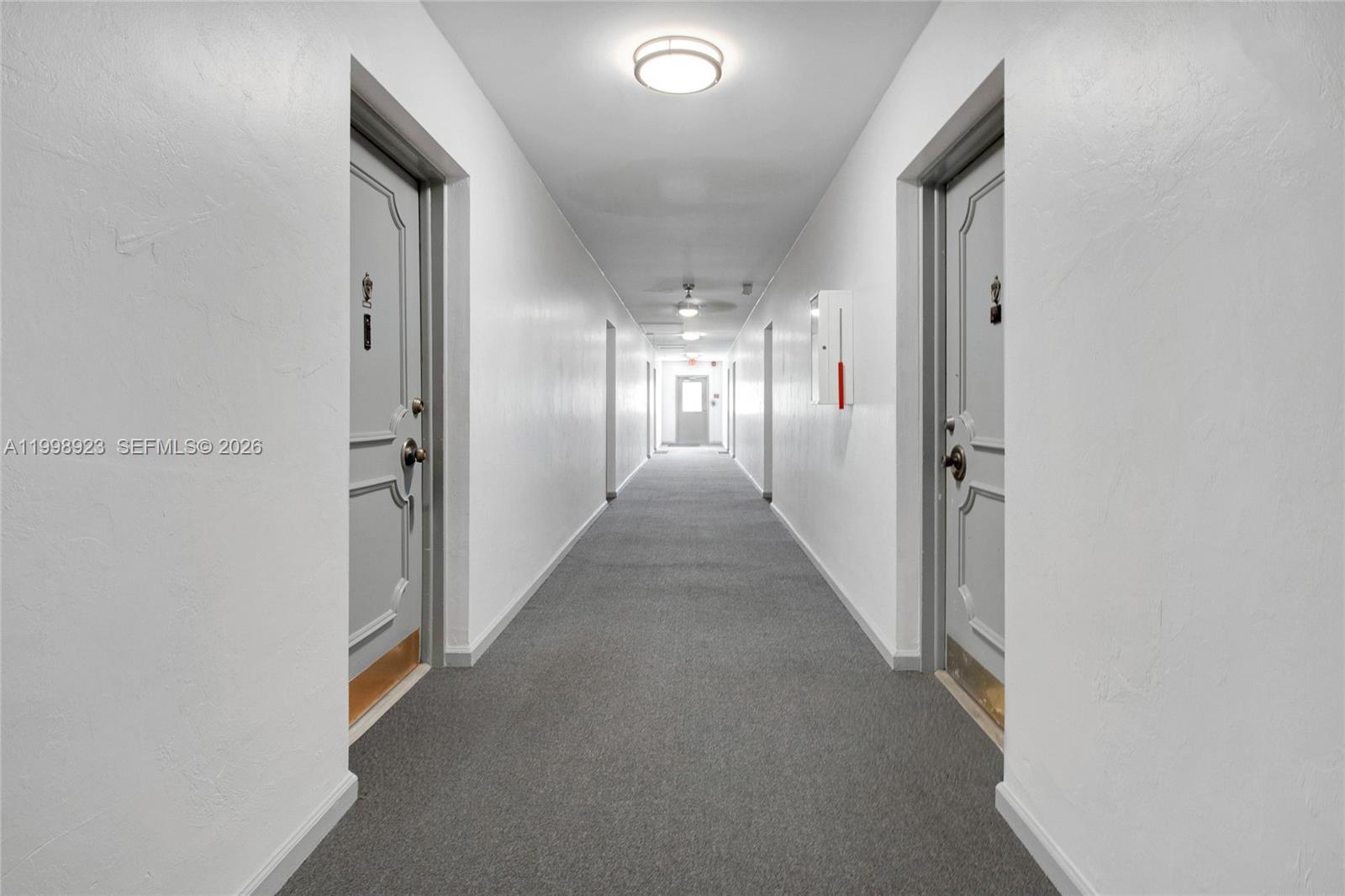 IMPERIAL POINT GARDENS CO - Residential Lease