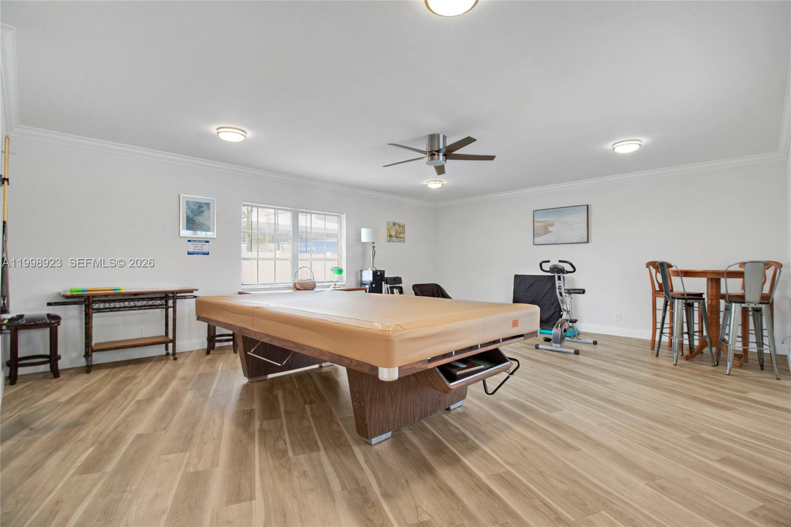 IMPERIAL POINT GARDENS CO - Residential Lease