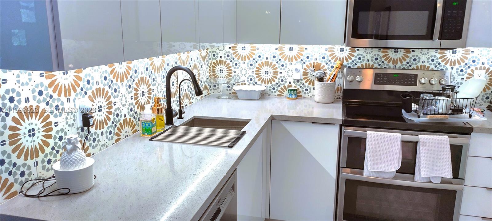 IMPERIAL POINT GARDENS CO - Residential Lease