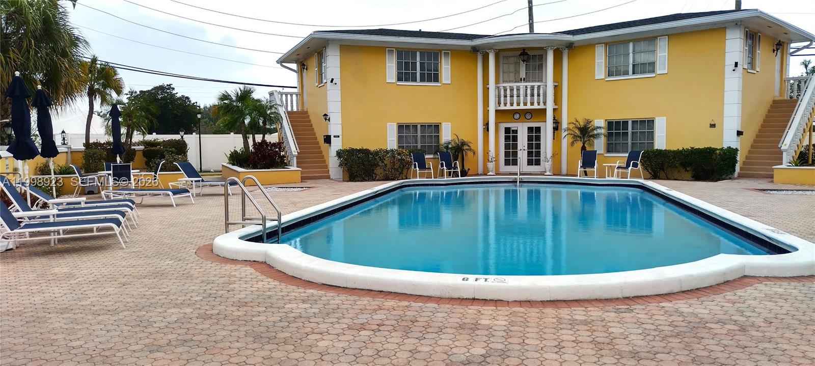 IMPERIAL POINT GARDENS CO - Residential Lease