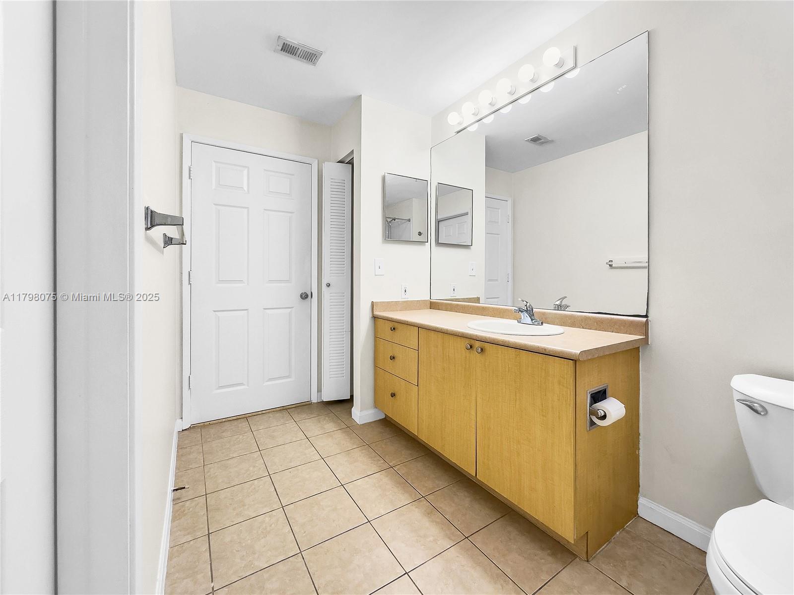 REGENT PARK CONDO - Residential