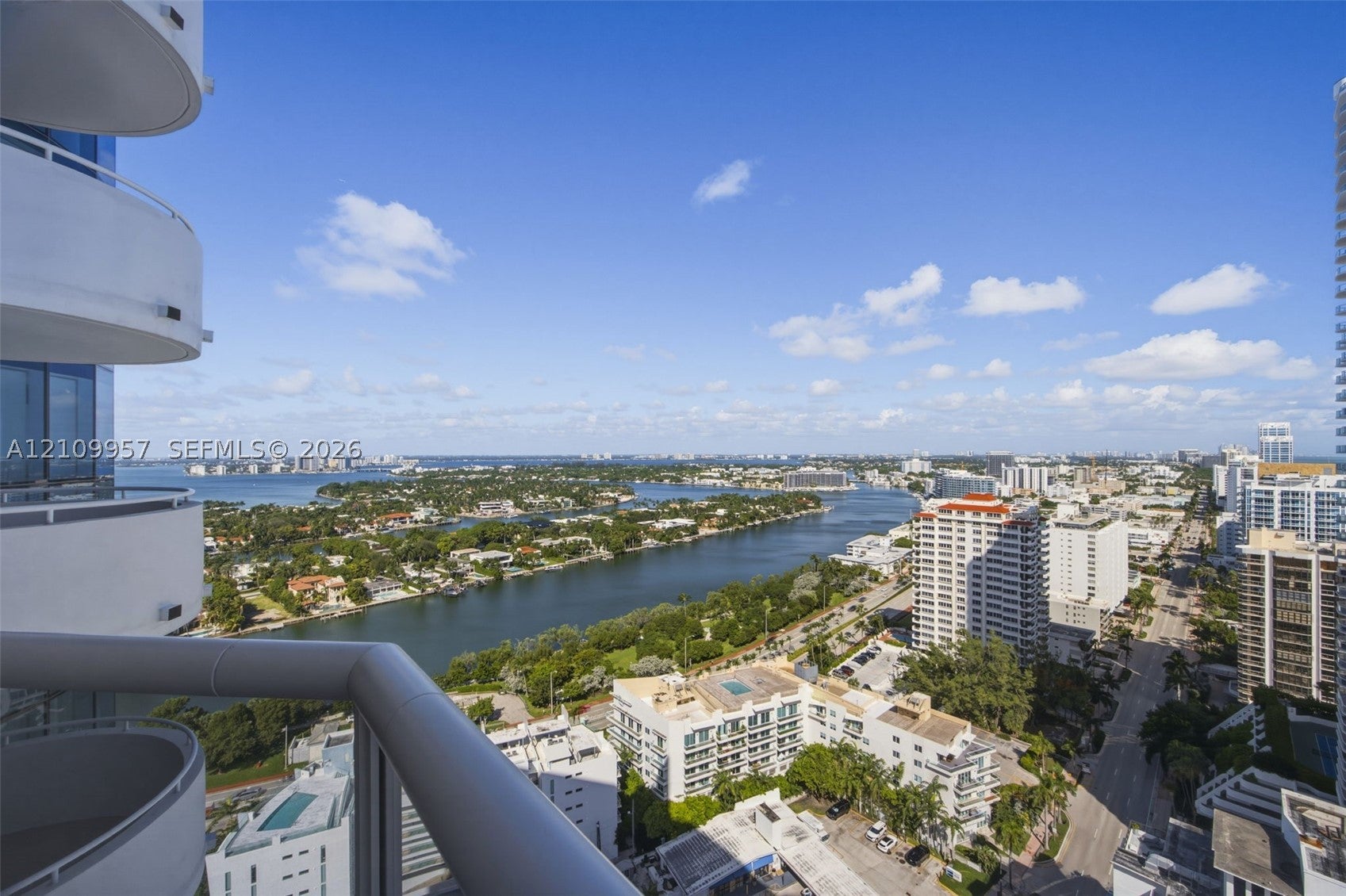 6301 Collins Ave 2908