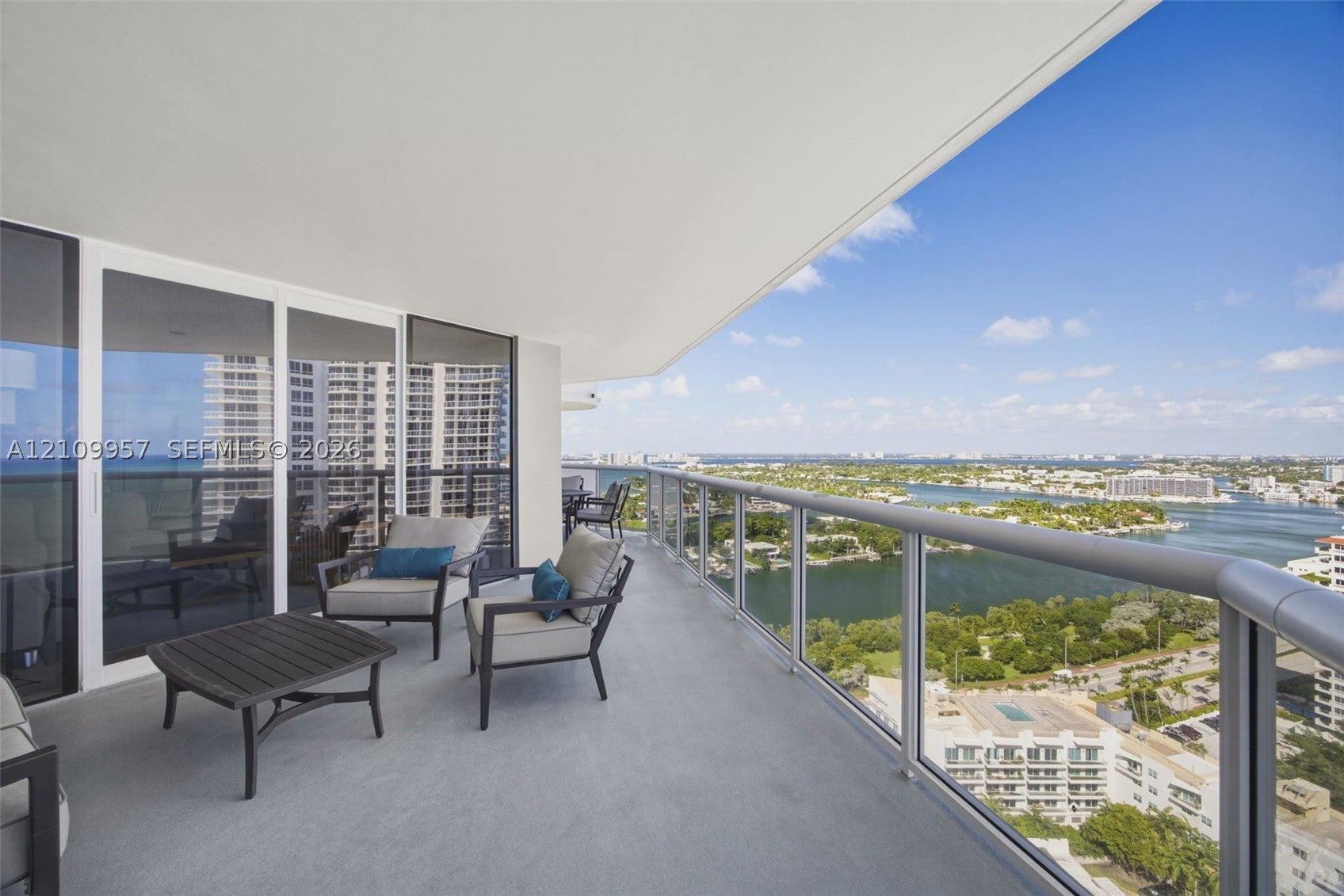 6301 Collins Ave 2908