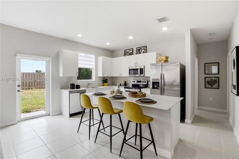 Tiny photo for 16122 SW 148th Ave, Miami, FL 33187 (MLS # A11975854)