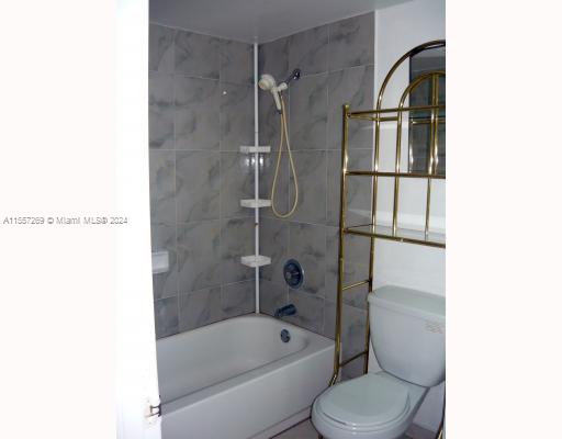 TWIN EXECUTIVE TOWERS CON - Residential