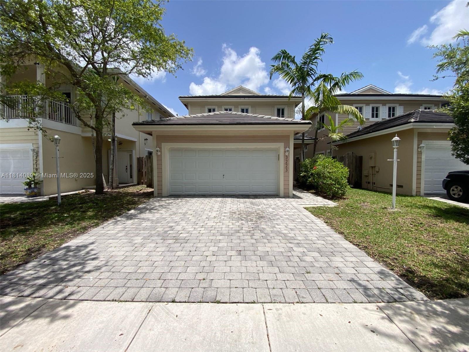 3223 Se 2nd Dr, Homestead, Miami-Dade County, Florida - 5 Bedrooms  
3 Bathrooms - 