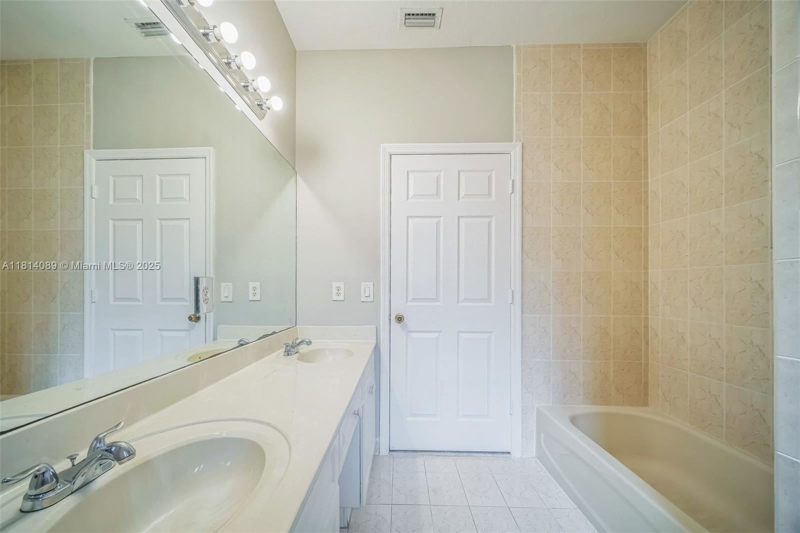 FERNANDOS PLACE - Residential