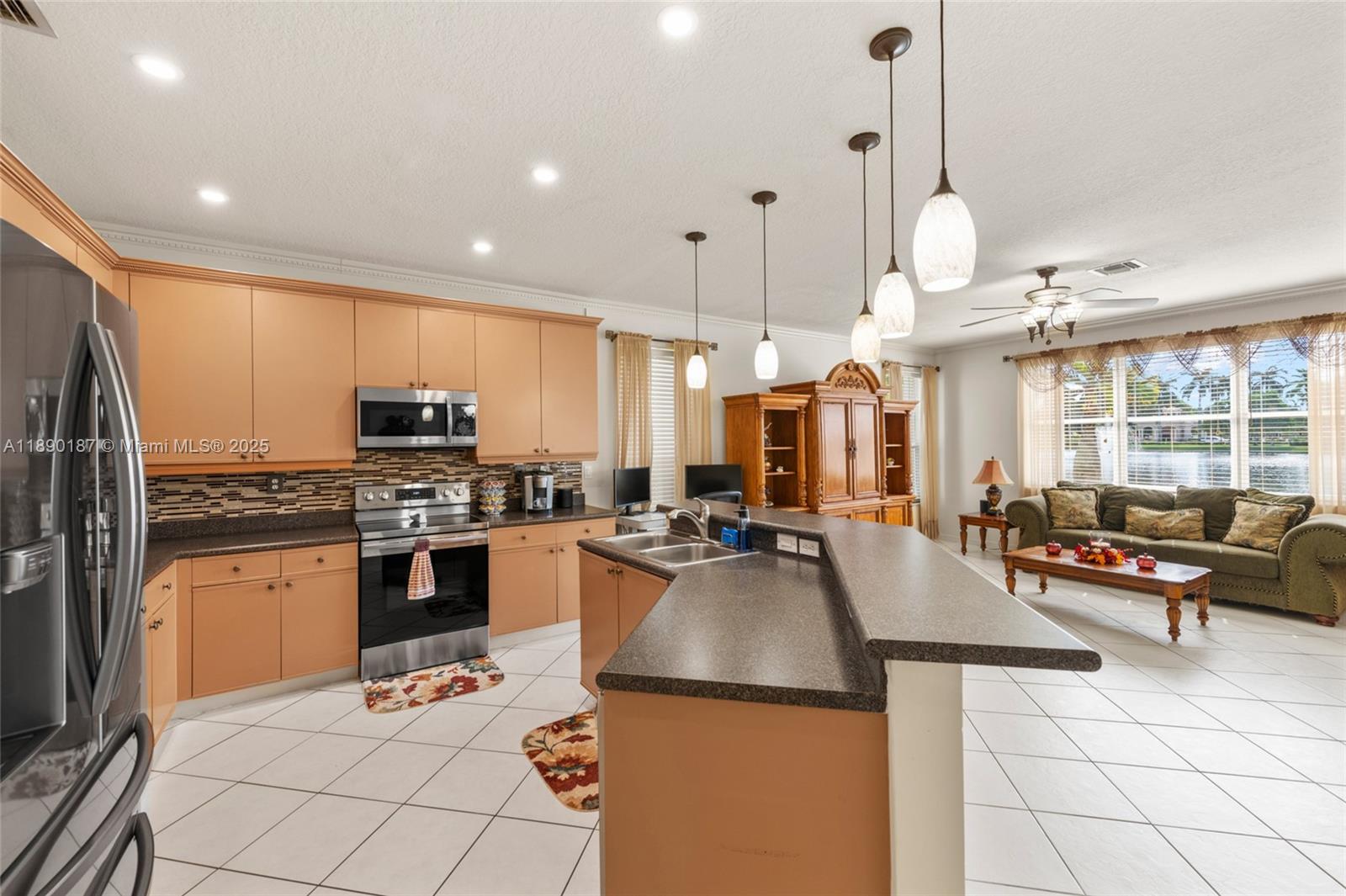 SILVER SHORES (PARCELS H - Residential