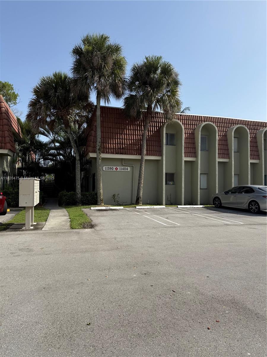 11392 Royal Palm Blvd 11392