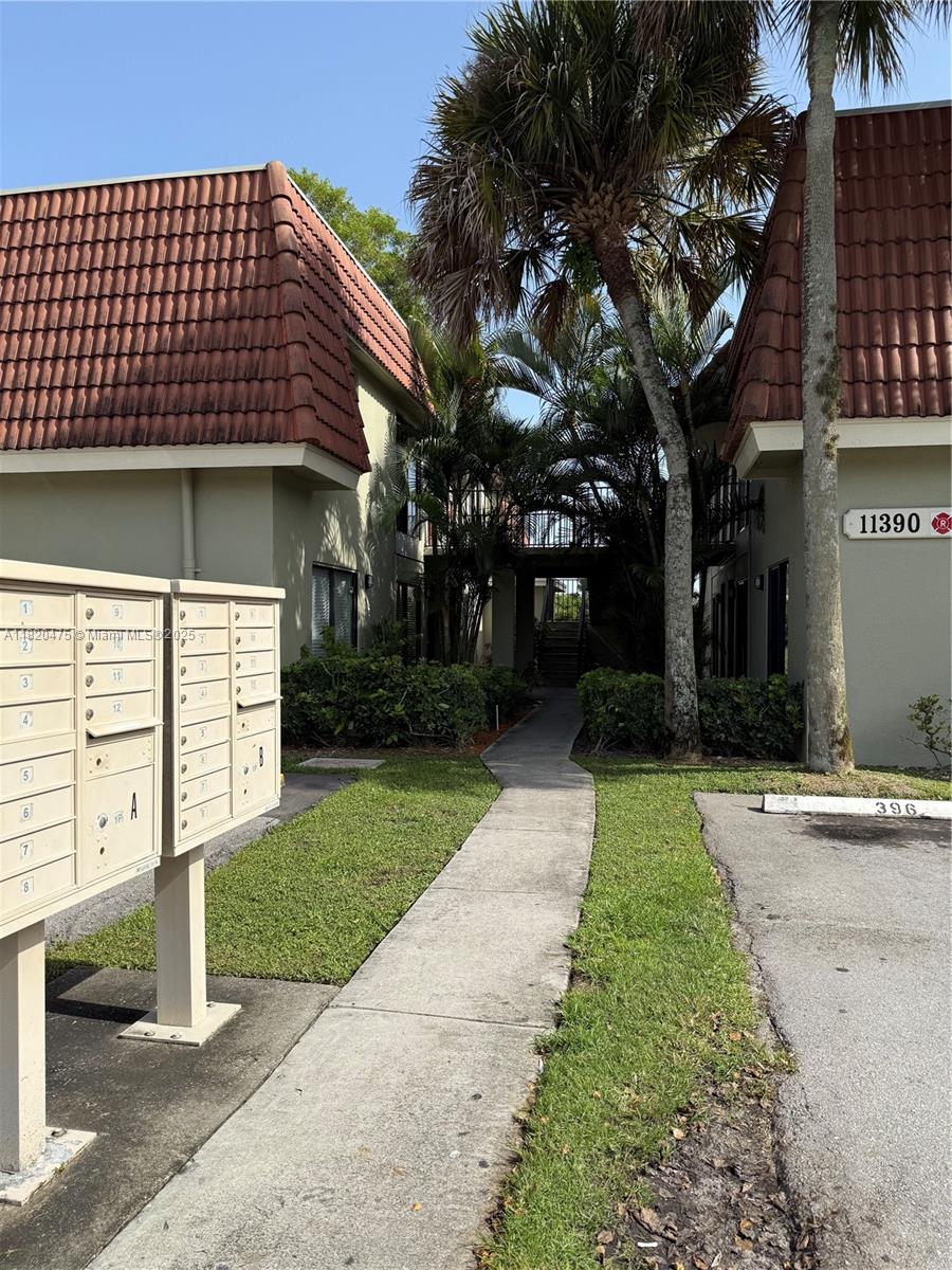 11392 Royal Palm Blvd 11392