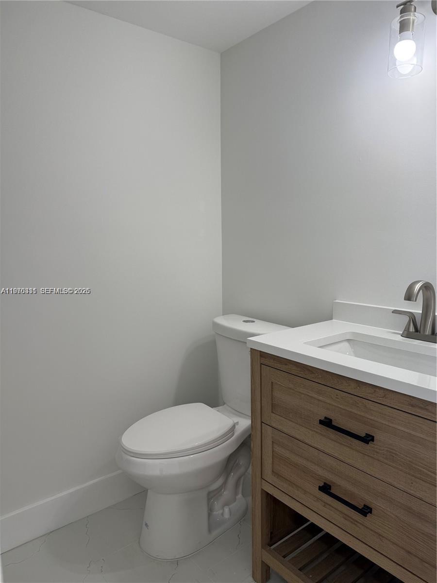 20281 E Country Club Dr CAB19