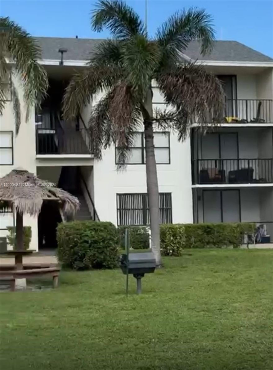 Fully renovated unit featuring an in-init washer and dryer, located in a beautiful lakefront community with walking paths leading all the way to Palm Beach city Center. Just 5 minutes from Tanger Outlet mall, 15 minutes from airport, 10 minutes from downtown and Brightlight Station, 15 minutes from the Beach. Easy to show the unit is vacant.
