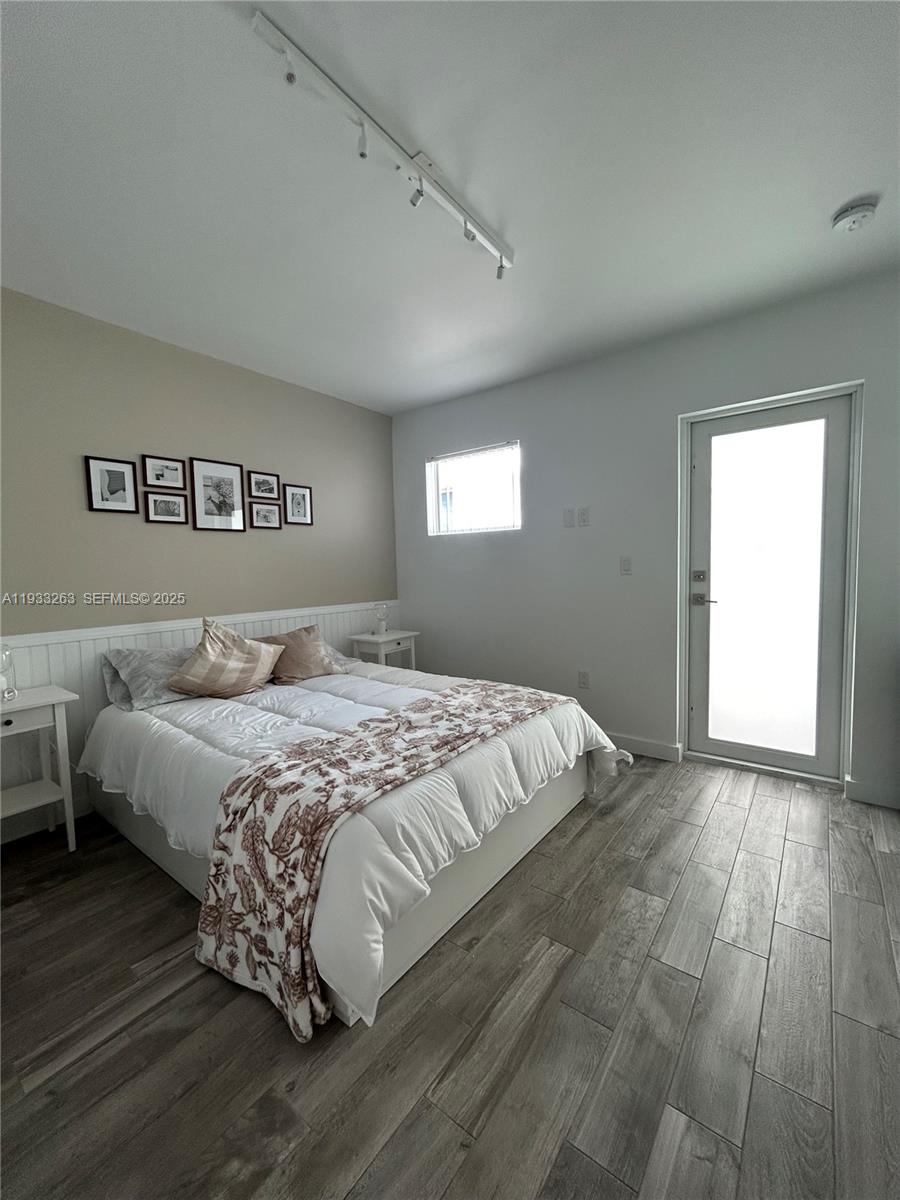 1035 EUCLID CONDO - Residential Lease