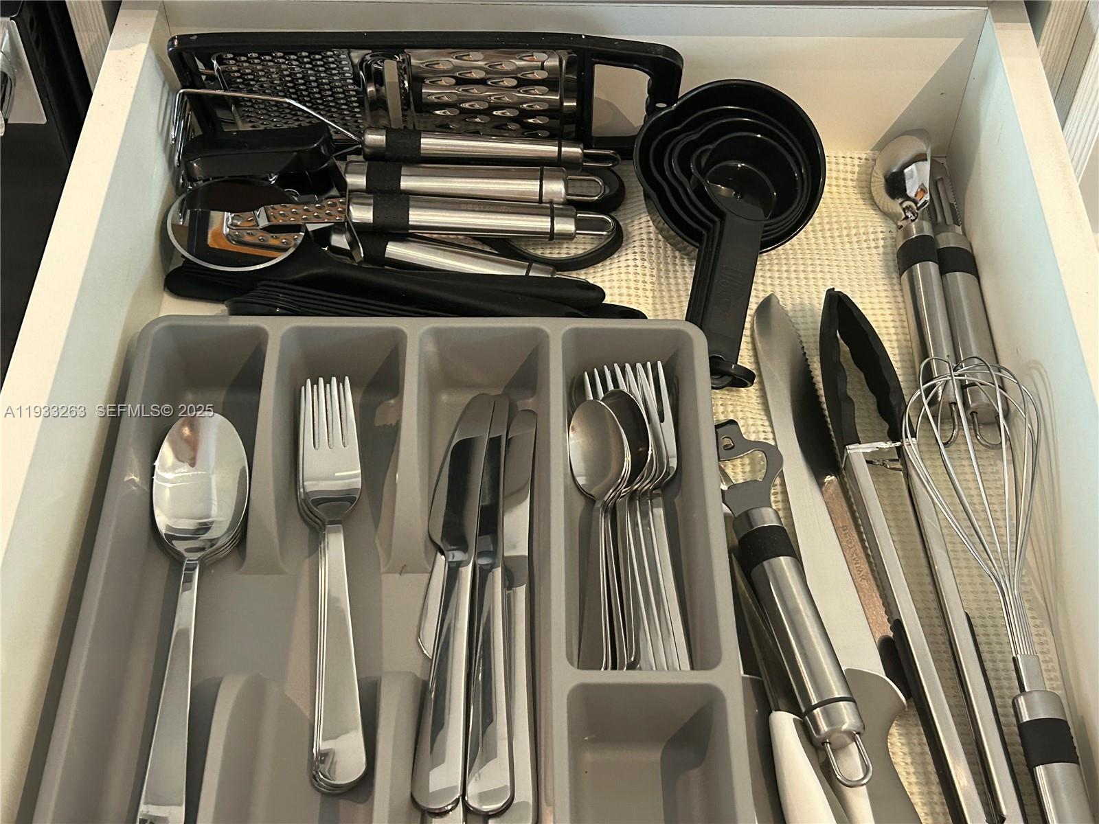 1035 EUCLID CONDO - Residential Lease