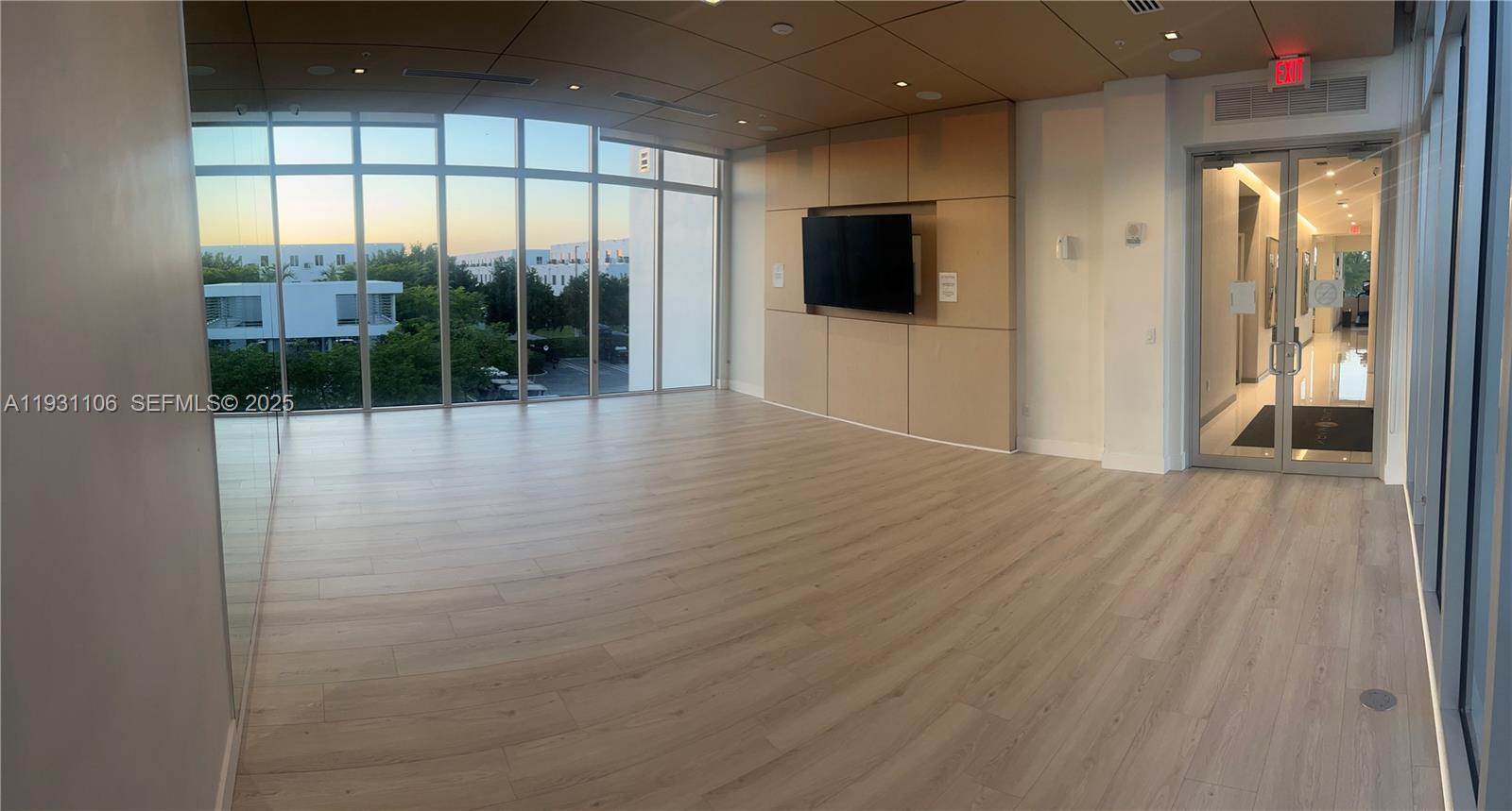 LANDMARK AT DORAL - Residential Lease