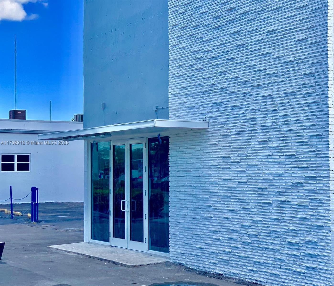 Available immediately, 19000Sq/Ft, 2 story Warehouse located directly on Miramar parkway just west of 441. Property features 2 lift gates with a large court yard to accommodate trailers. 2nd floor access able by stairs and Freight Elevator. Can combine with 3100 Sq/Ft retail showroom with additional 2600 Sq/Ft office/warehouse in rear. 1ST 7600 SQFT - OFFICE/WAREHOUSE COMBO 2ND FLOOR 11000 SQFT WAREHOUSE SPACE. COMMERCIAL FRIGHT AVAILABLE