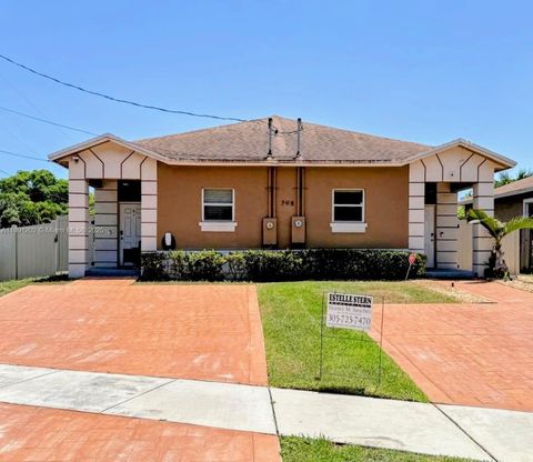 798 NE 43 ST Oakland Park FL 33334