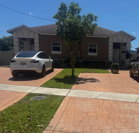 798 NE 43 ST Oakland Park FL 33334