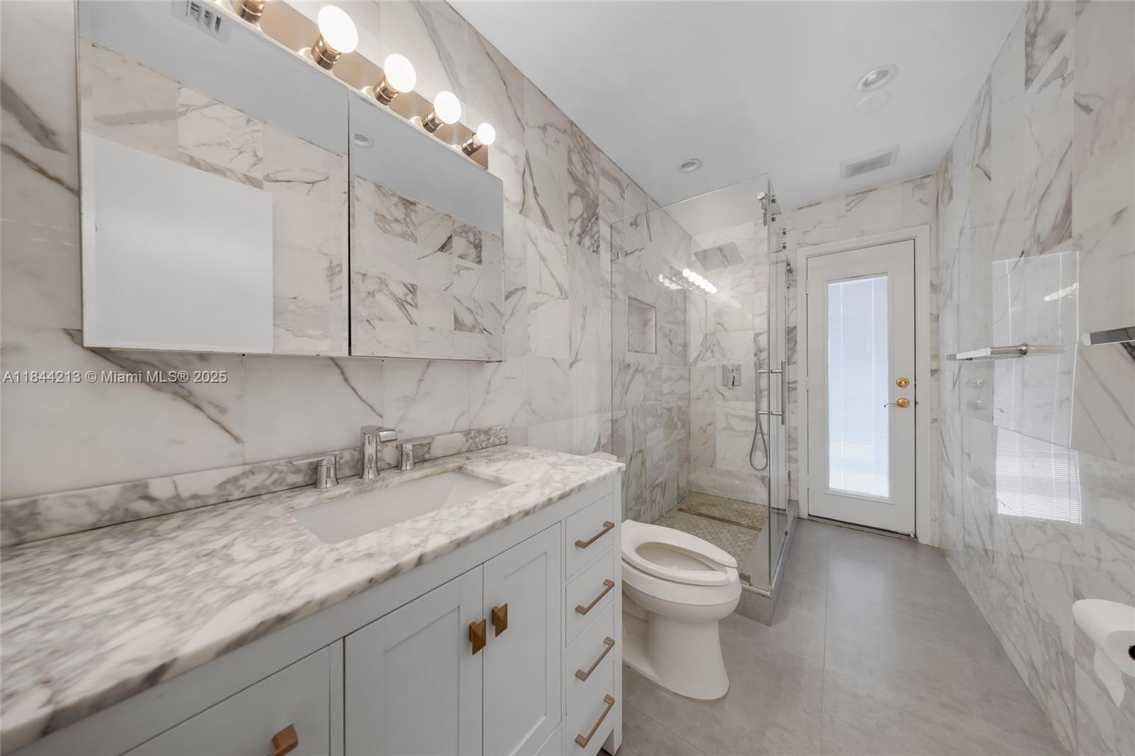 RINDONE ESTS - Residential