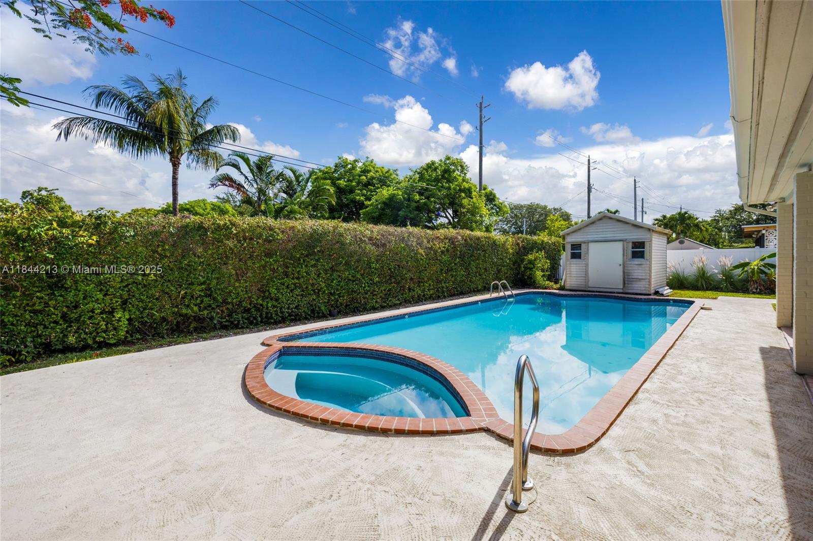 RINDONE ESTS - Residential