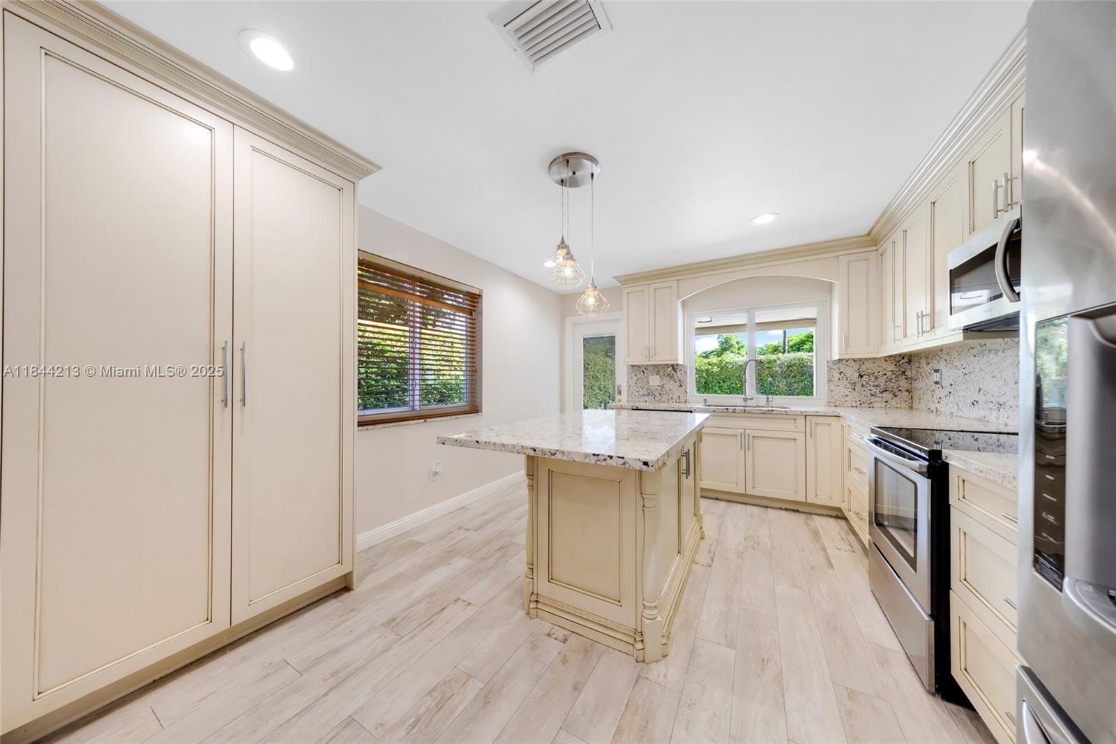 RINDONE ESTS - Residential