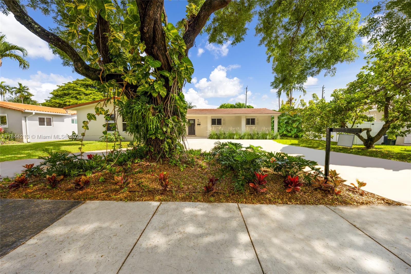 RINDONE ESTS - Residential