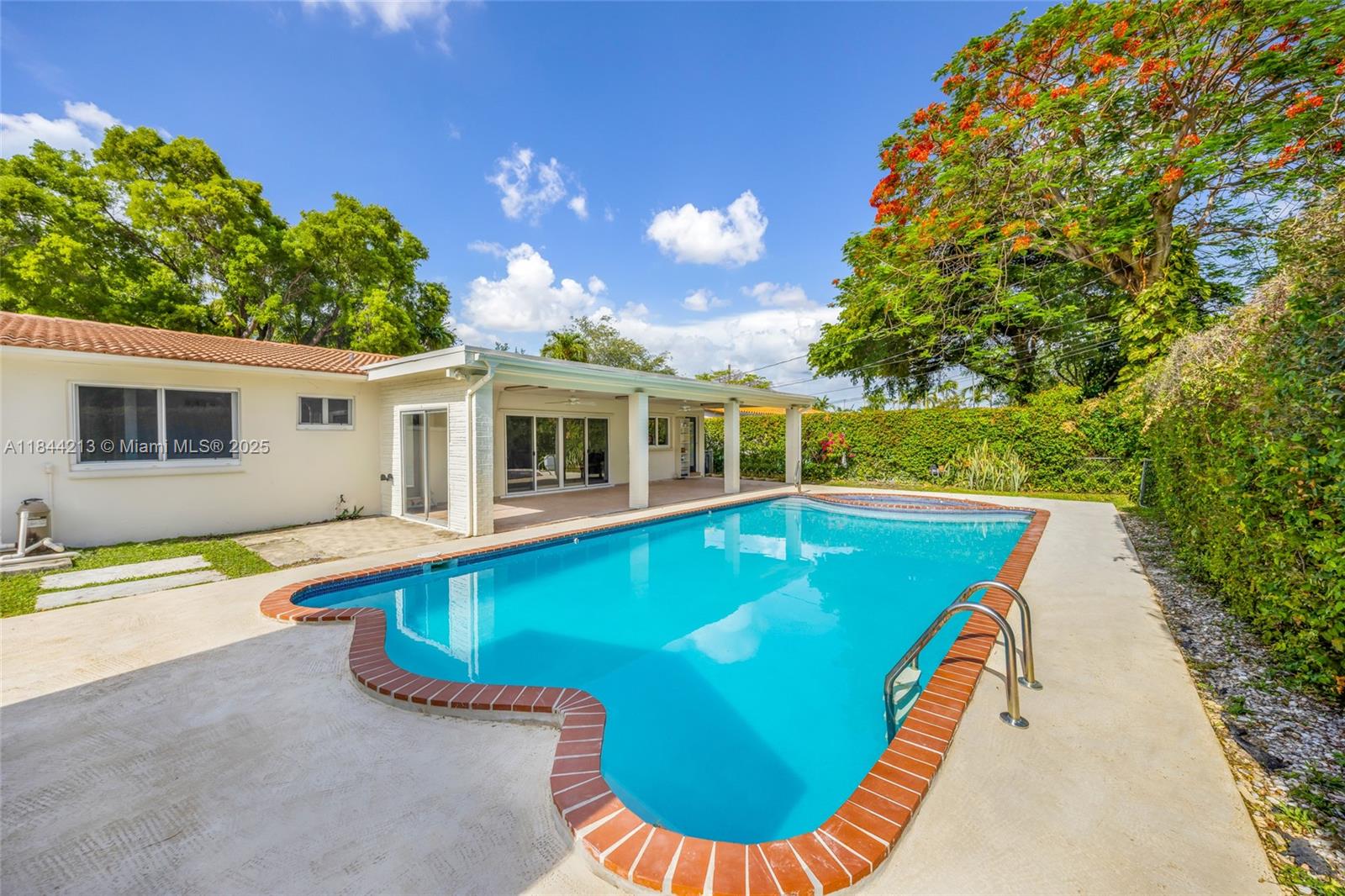 RINDONE ESTS - Residential