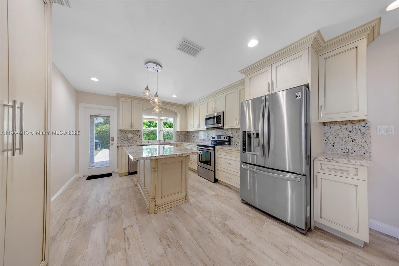 RINDONE ESTS - Residential