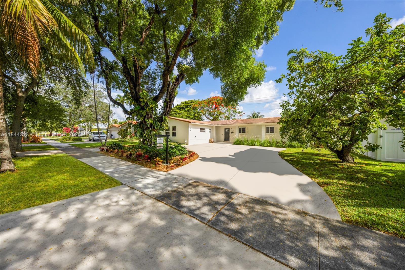 RINDONE ESTS - Residential