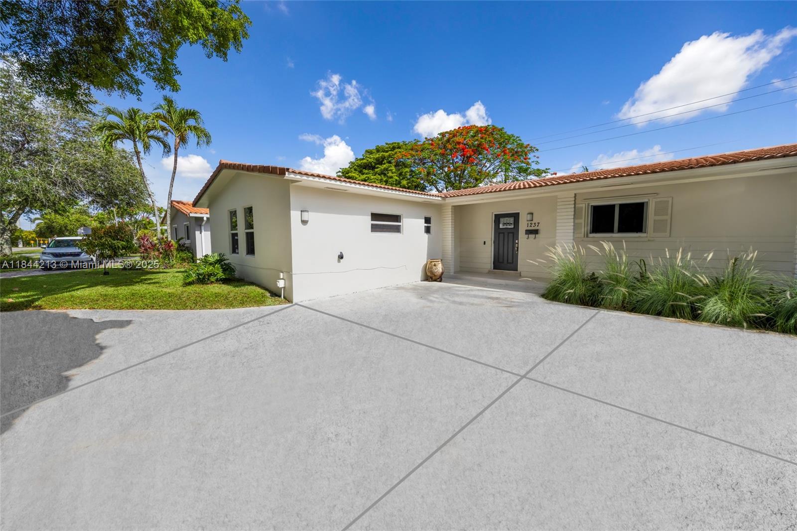 RINDONE ESTS - Residential