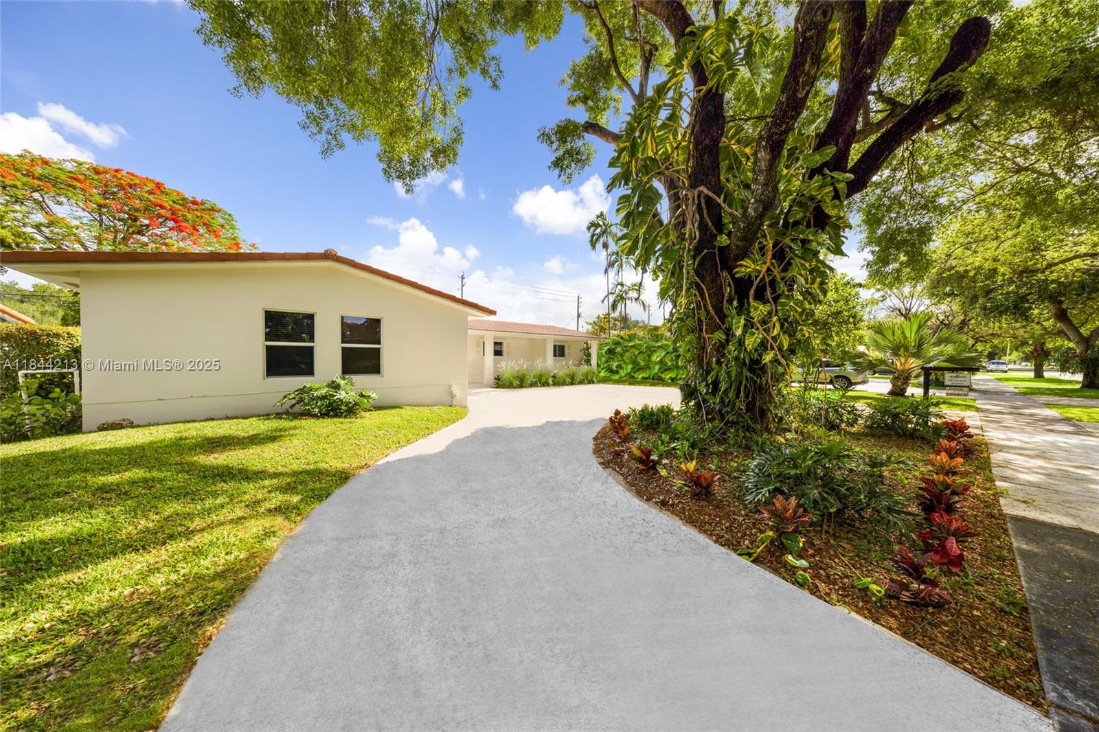 RINDONE ESTS - Residential