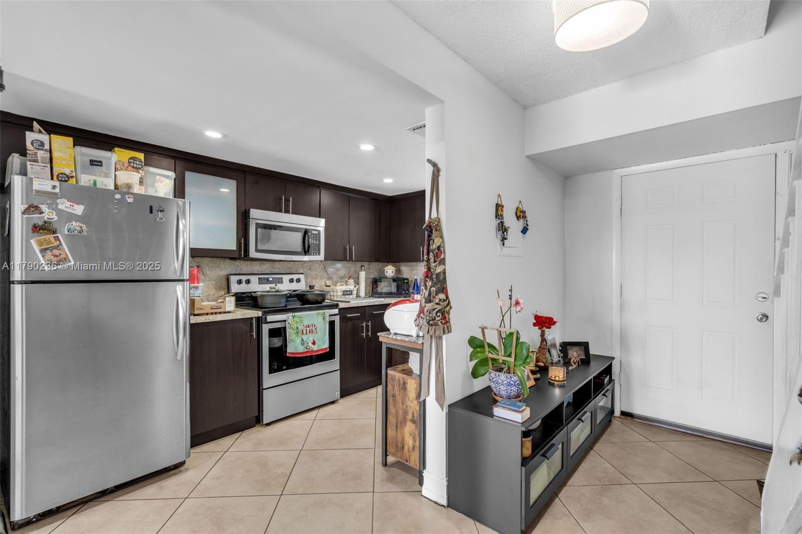 Rental Property at 9363 Fontainebleau Blvd H207, Miami, Broward County, Florida - Bedrooms: 1 
Bathrooms: 2  - $2,200 MO.
