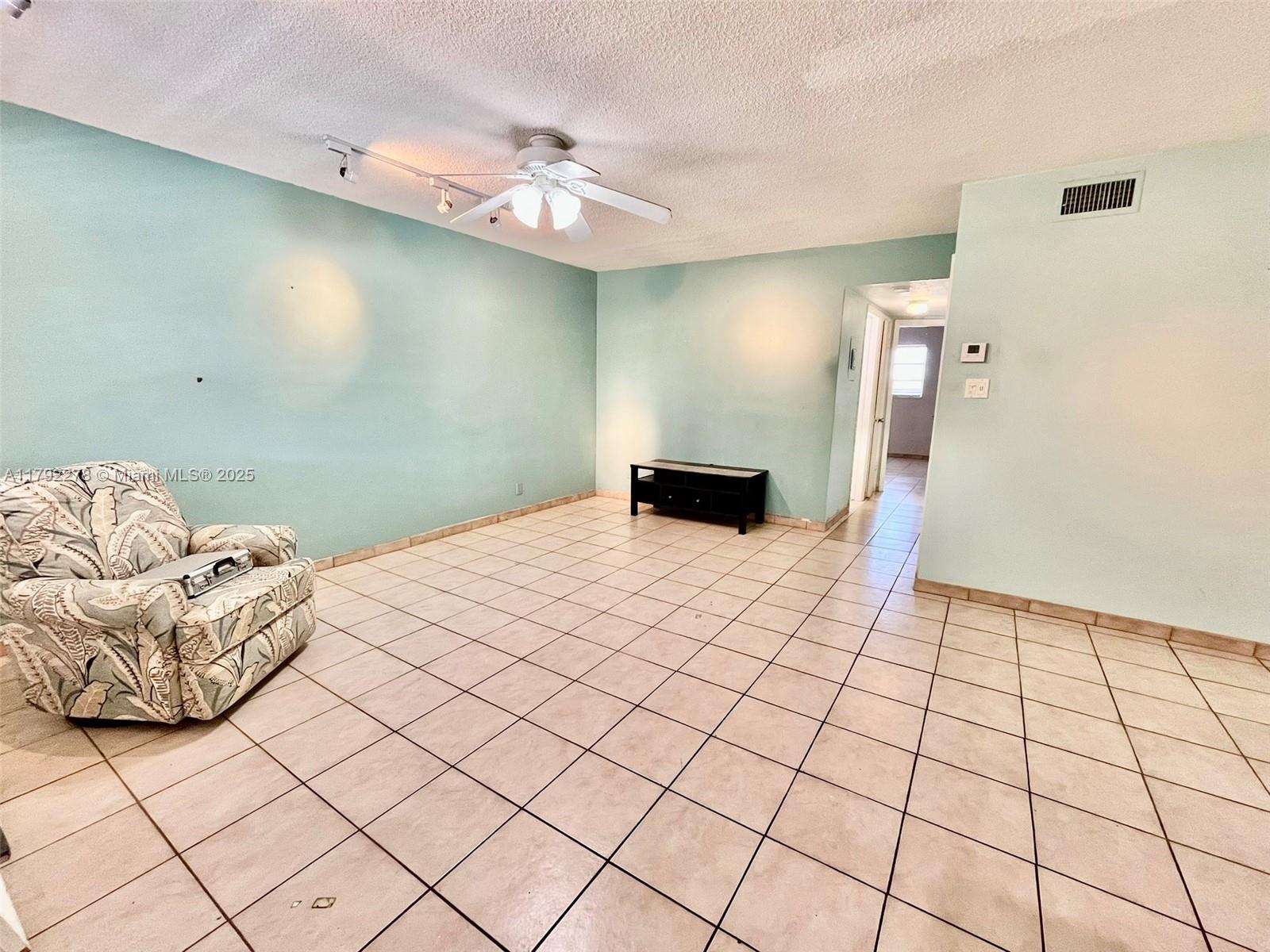 View photos, virtual tours, details... 581 Blue Heron Dr 314-B