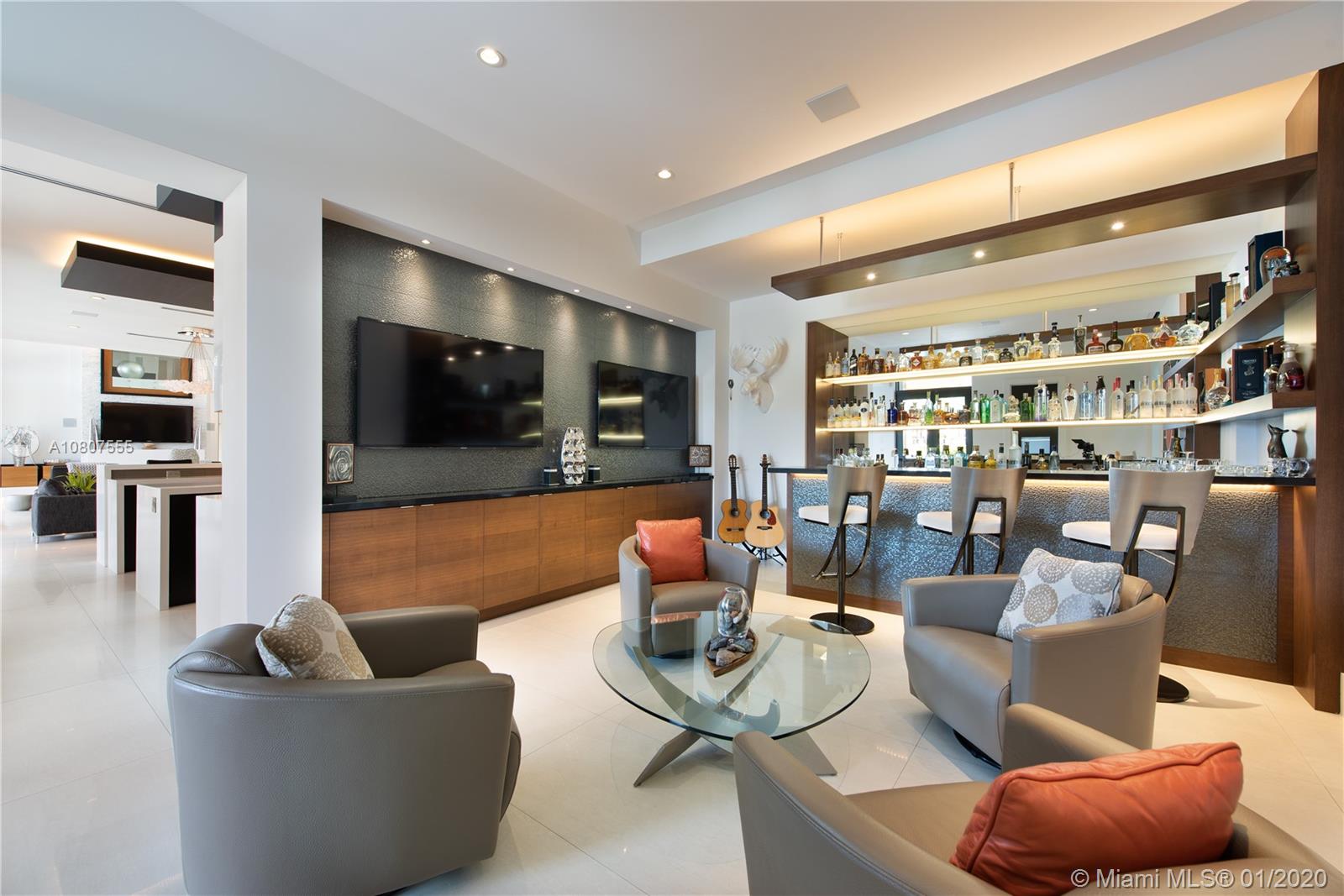 HOLLYWOOD GOLF ESTATES SE - Residential