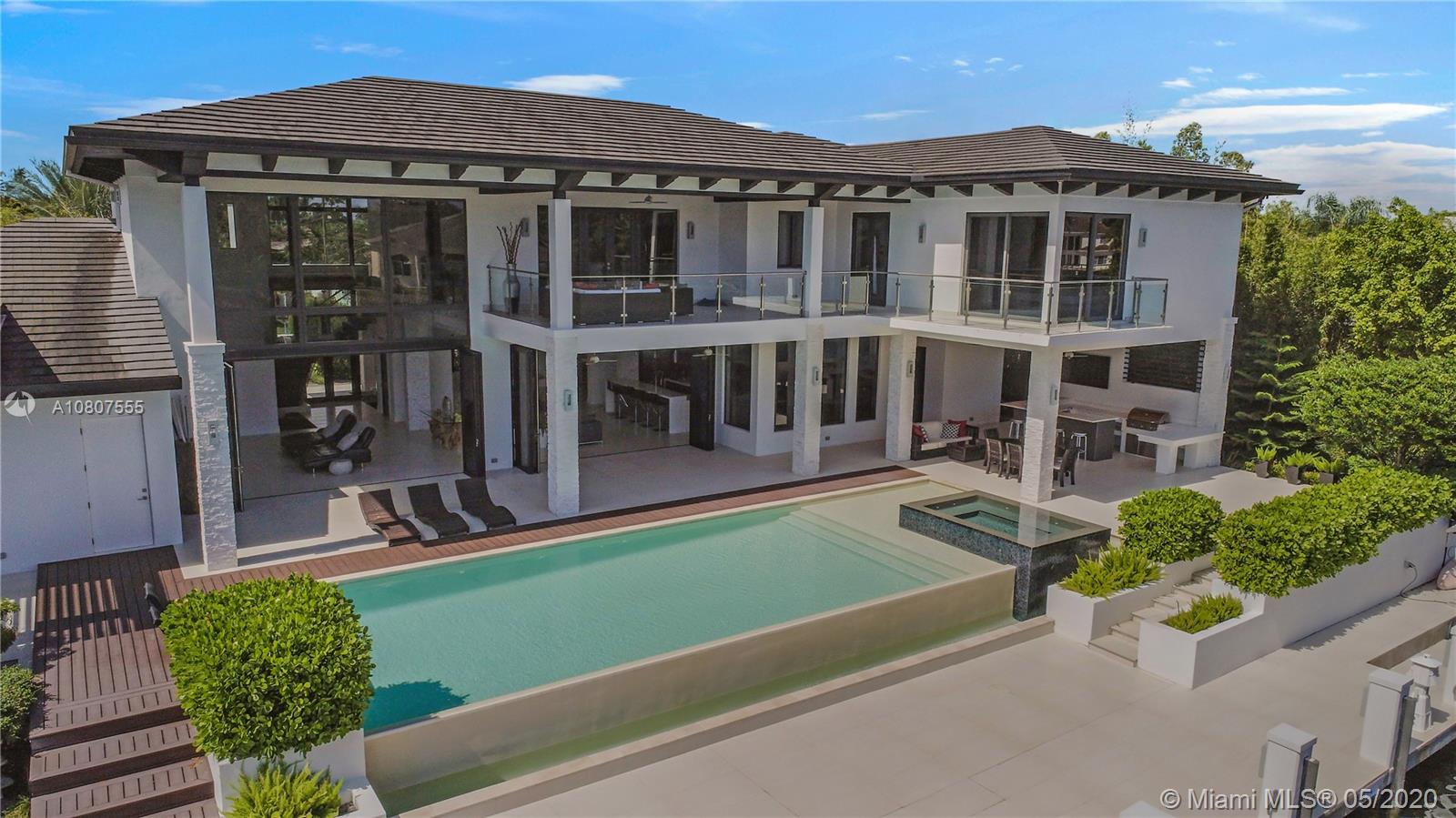 HOLLYWOOD GOLF ESTATES SE - Residential