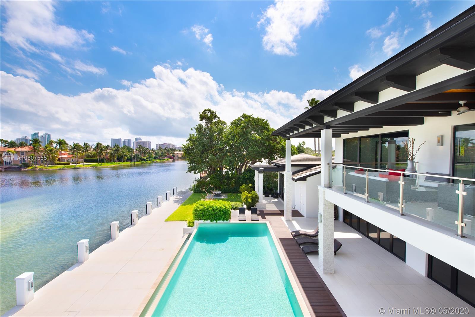 HOLLYWOOD GOLF ESTATES SE - Residential