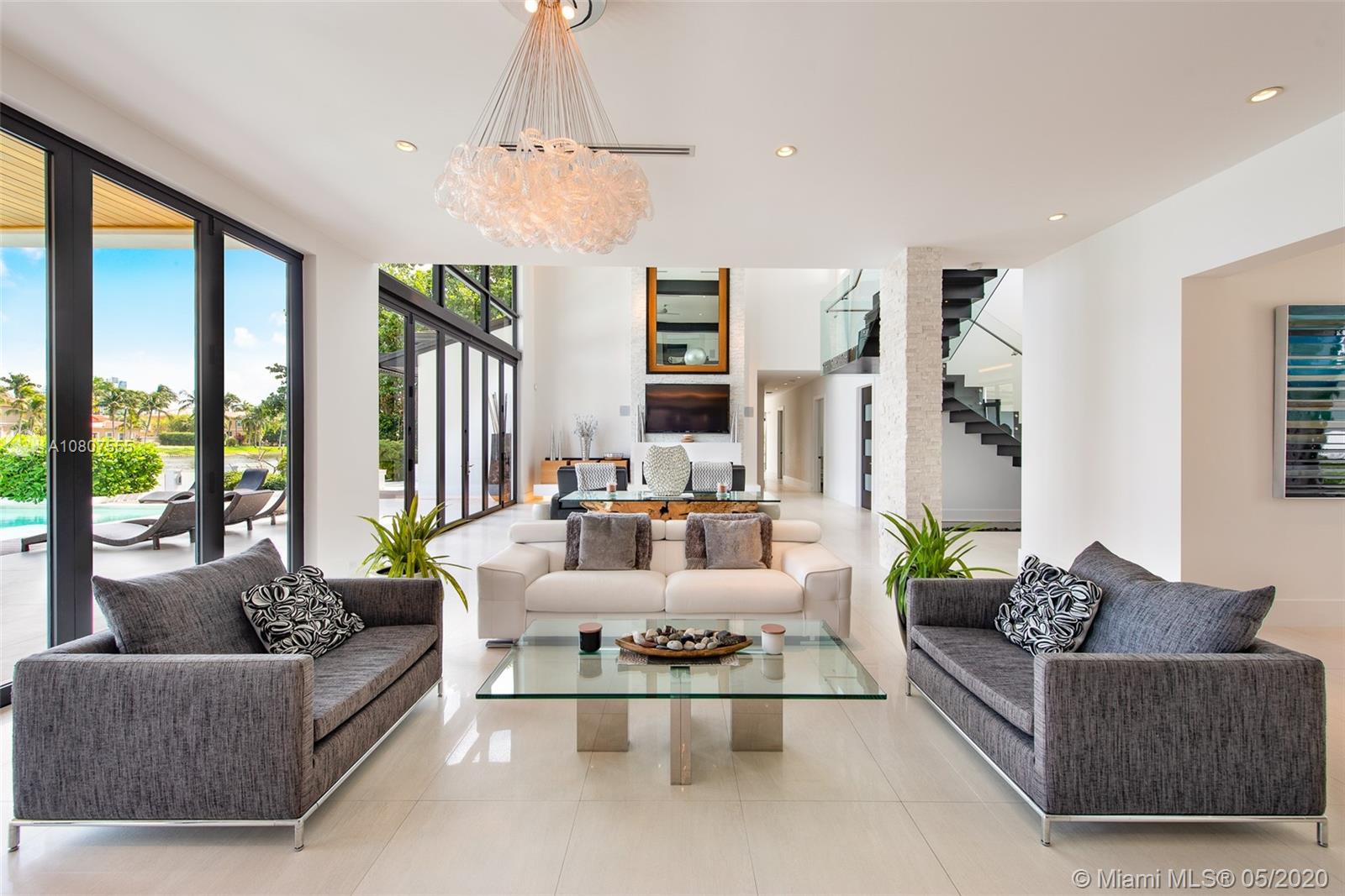 HOLLYWOOD GOLF ESTATES SE - Residential