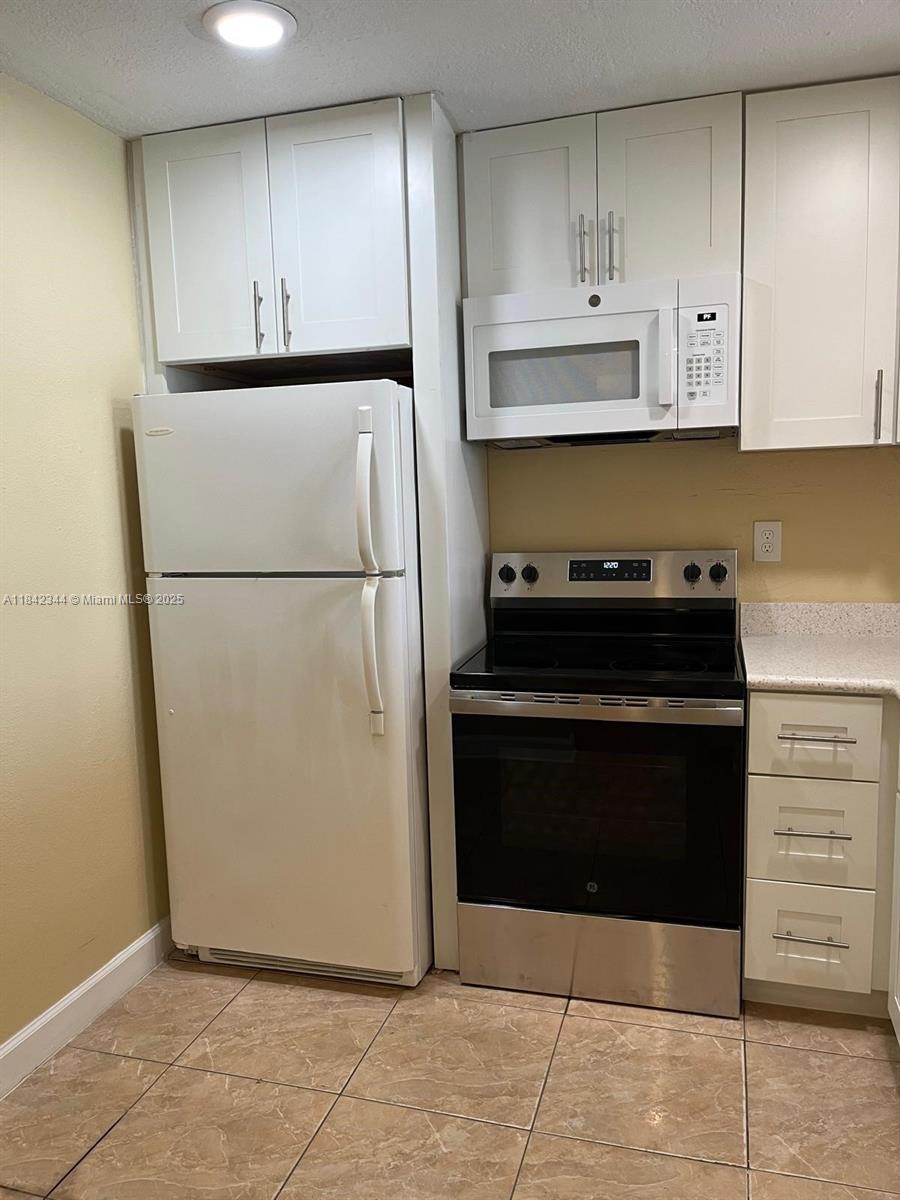 494 NW 165th St Rd C-403