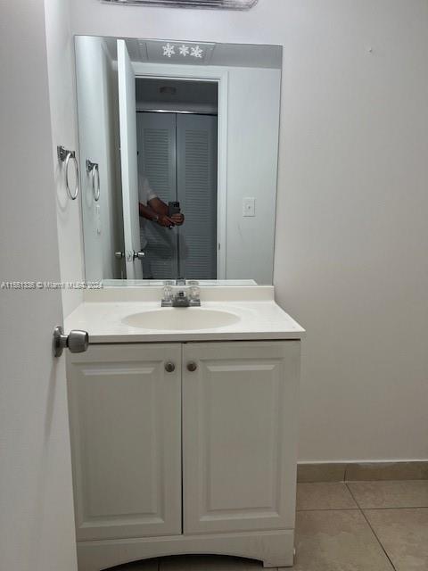 LAS BRISAS@ COUNTRY CLUB - Residential Lease