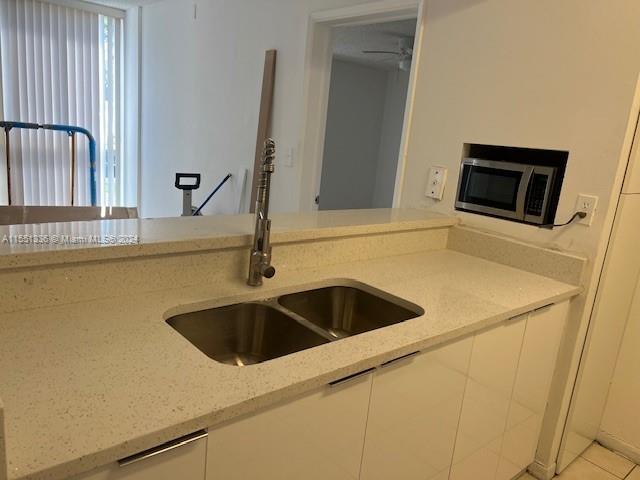 LAS BRISAS@ COUNTRY CLUB - Residential Lease