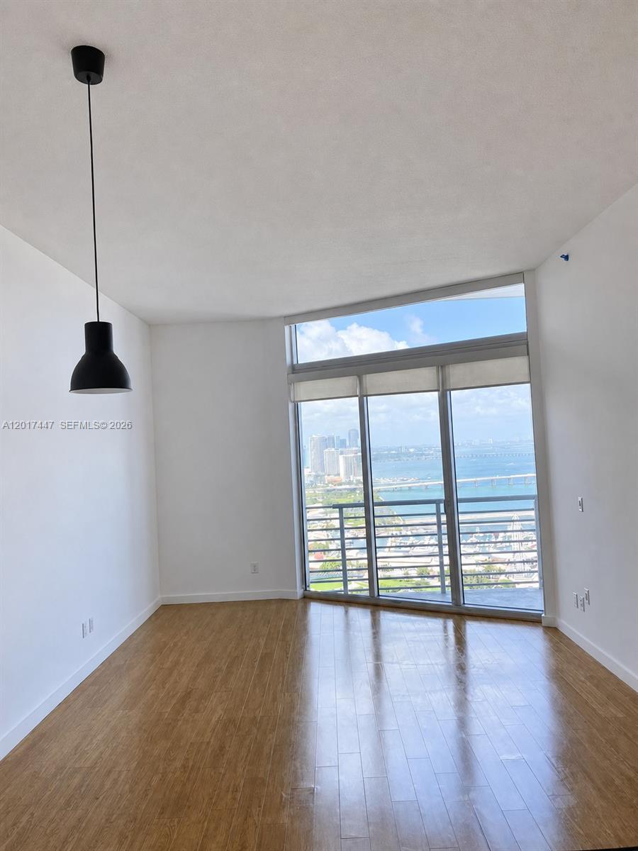 325 S Biscayne Blvd UPH24