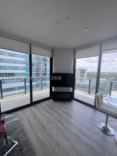 121 NE 34th St 1001