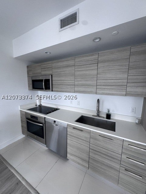 121 NE 34th St 1001