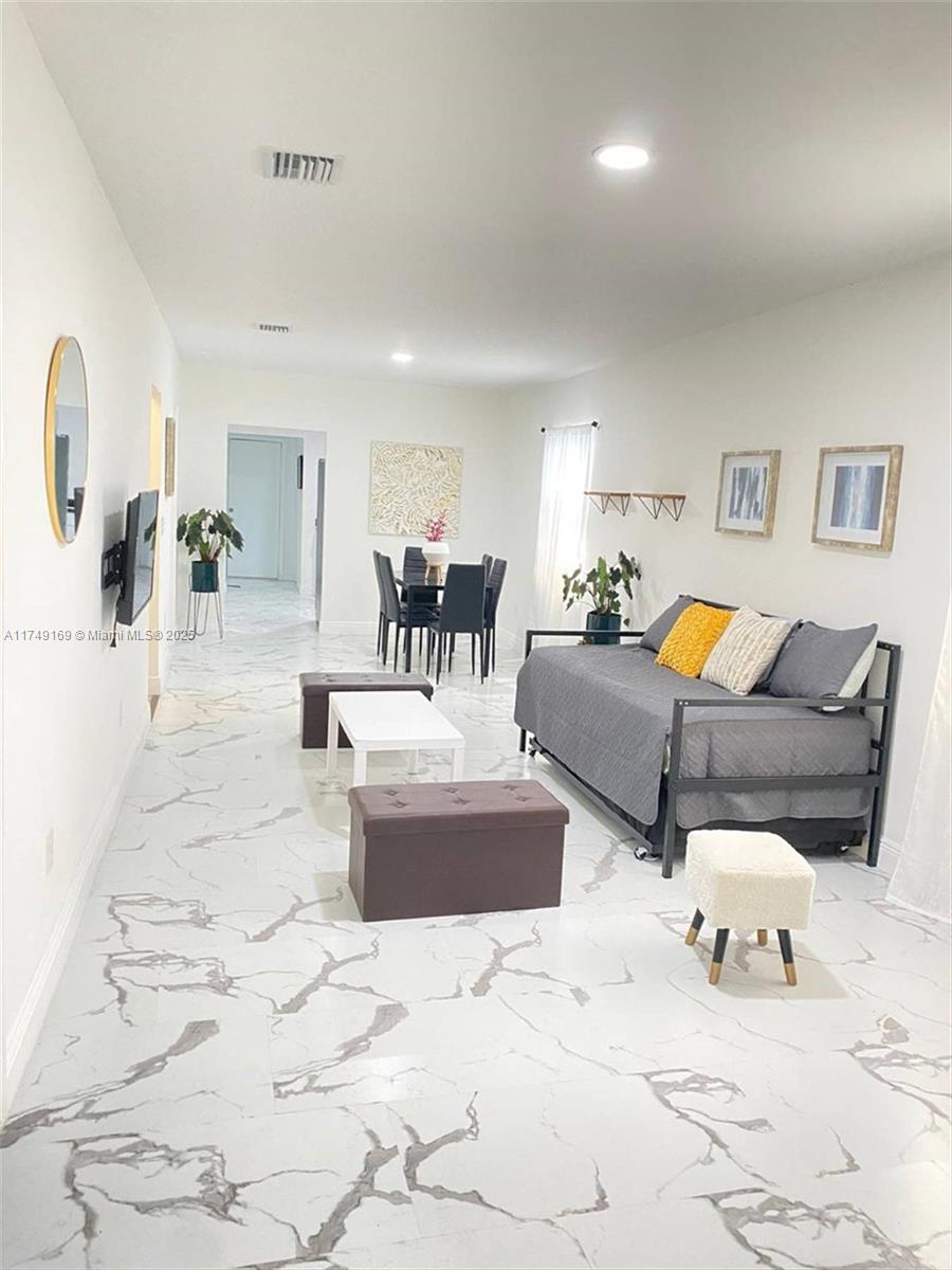 NORTH LIBERTY CITY - Residential Lease