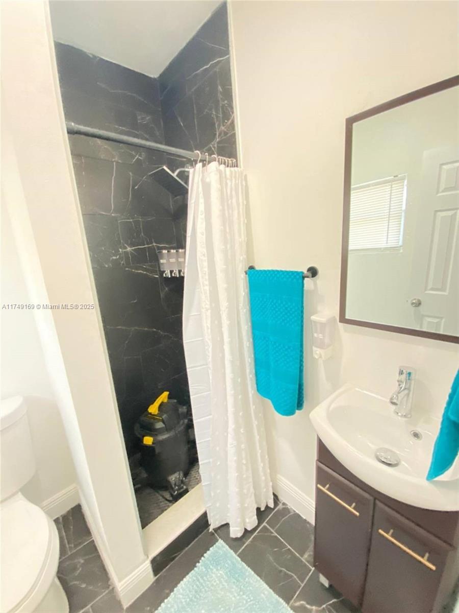 NORTH LIBERTY CITY - Residential Lease