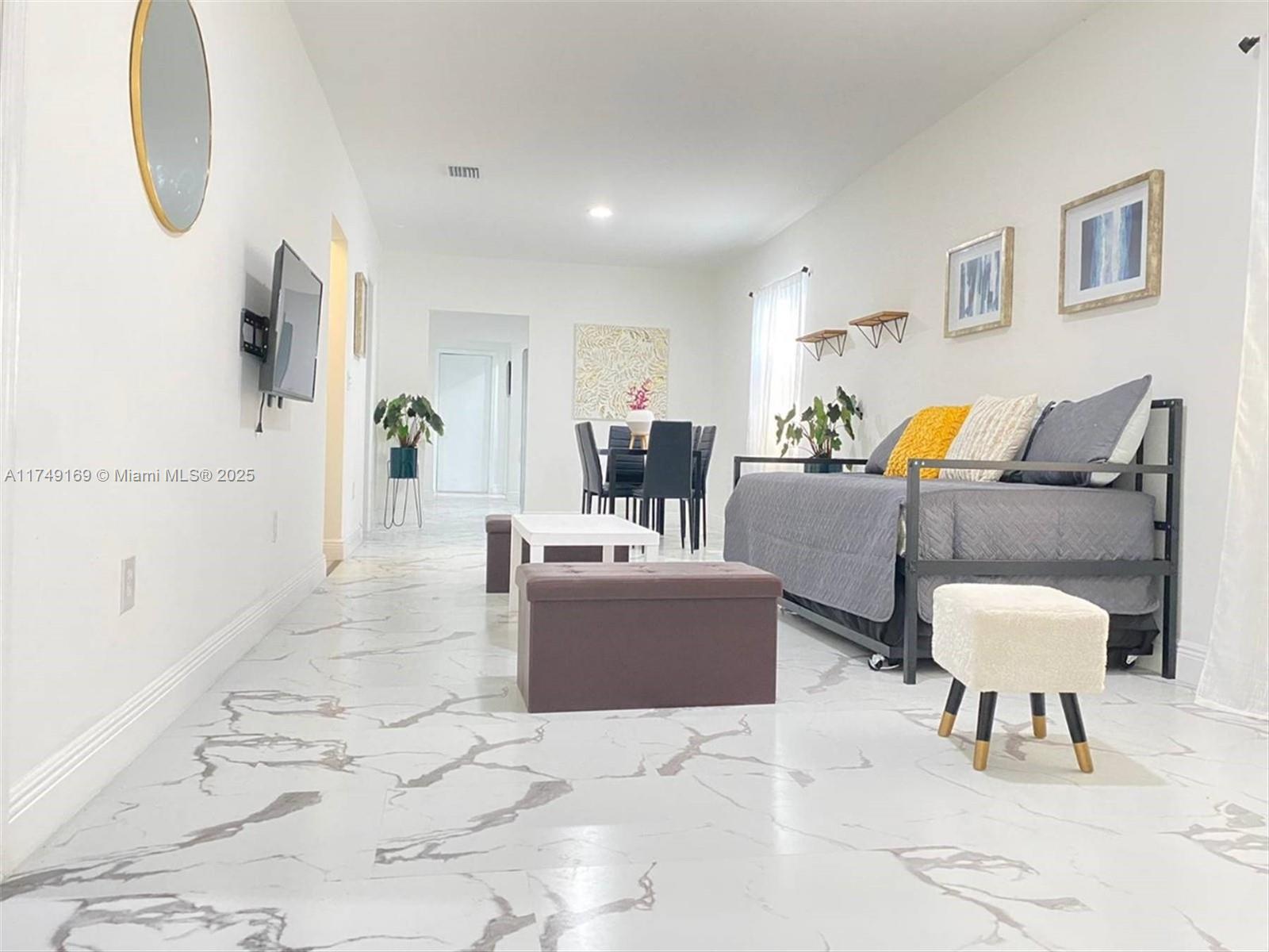 NORTH LIBERTY CITY - Residential Lease