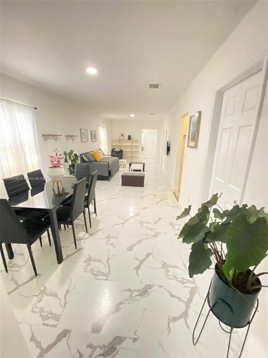 NORTH LIBERTY CITY - Residential Lease